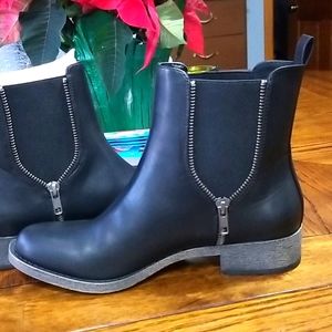 NWT Rocket Dog Camila Boots SIZE 8.5